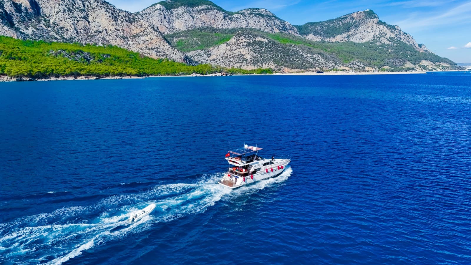 Luxury Yate a Motor con 2 Camarotes in Antalya: Private Events y an Exclusivo Crucero Azul 7