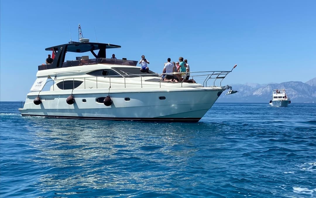 Luxe & Comfortabel Ervaring met een 21-Meter Ferretti Motorjacht in Antalya
