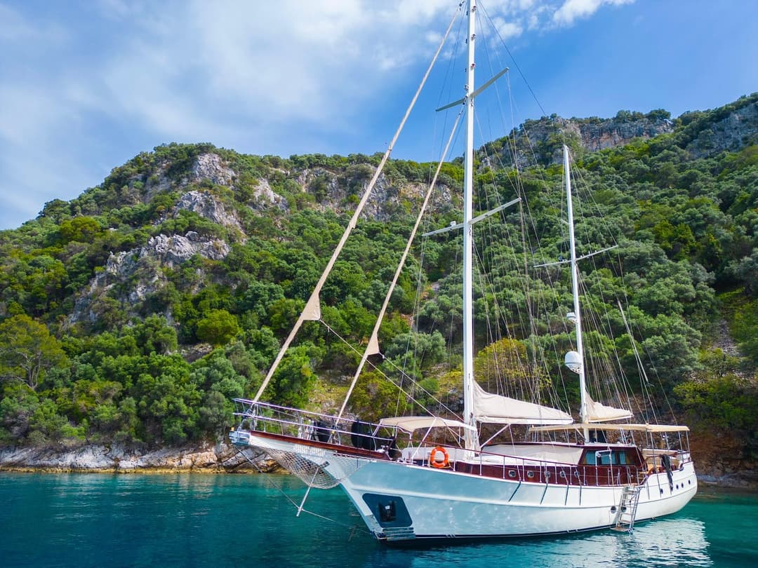 Bodrum'da 5 Kabinli, 30 Metrelik Lüks Gulet ile 10 Kişilik Eşsiz Mavi Yolculuk