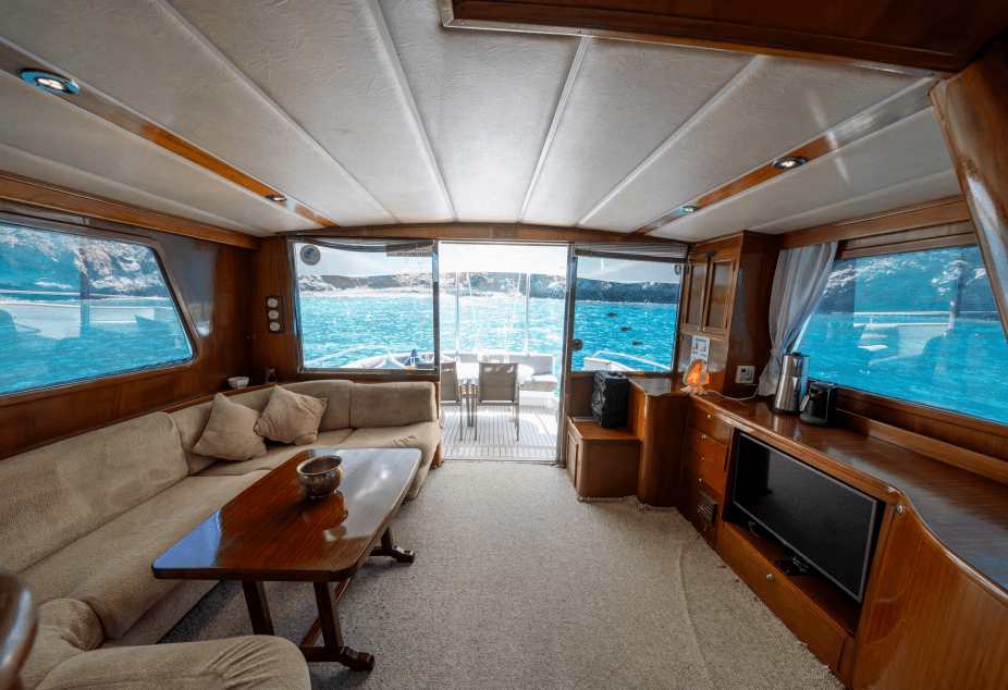 Luxus-Motoryacht 19m in Fethiyes türkisfarbenem Meer 15