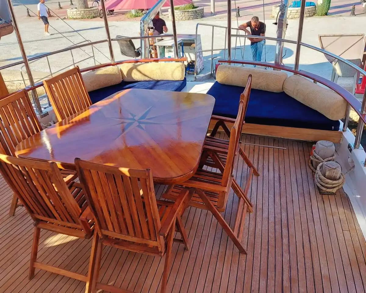 Explore the Turkish Riviera on a Privat Jacht with a 24-Personen Kapazität in Bodrum 12