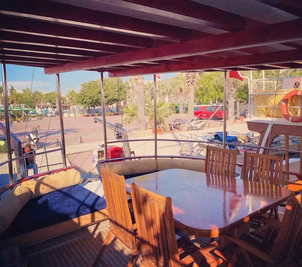Explore the Turkish Riviera on a Privat Jacht with a 24-Personen Kapazität in Bodrum 6