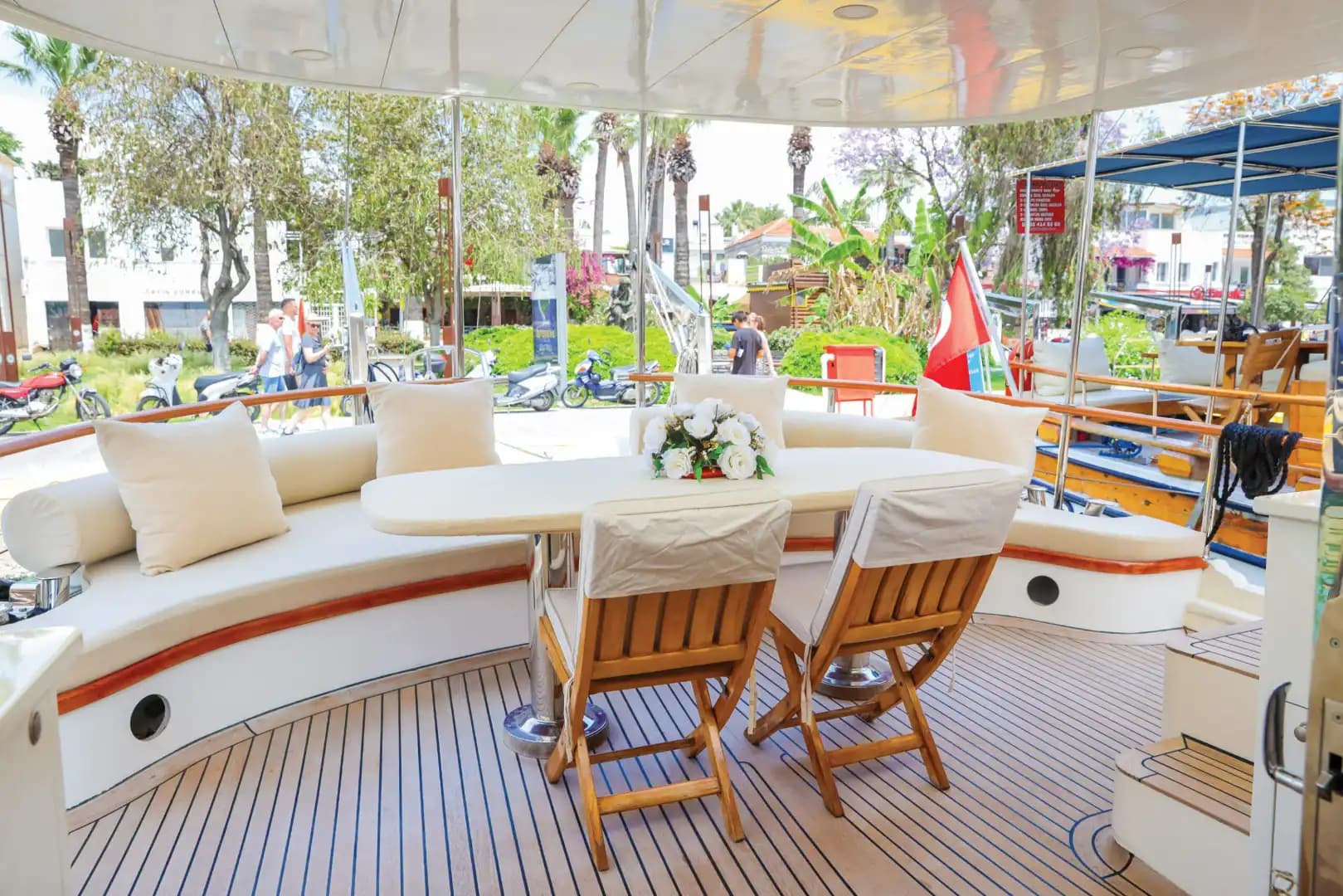 18-Meter Gulet in Bodrum: A Privat Meer Urlaub with Komfortabel Unterkunft 2