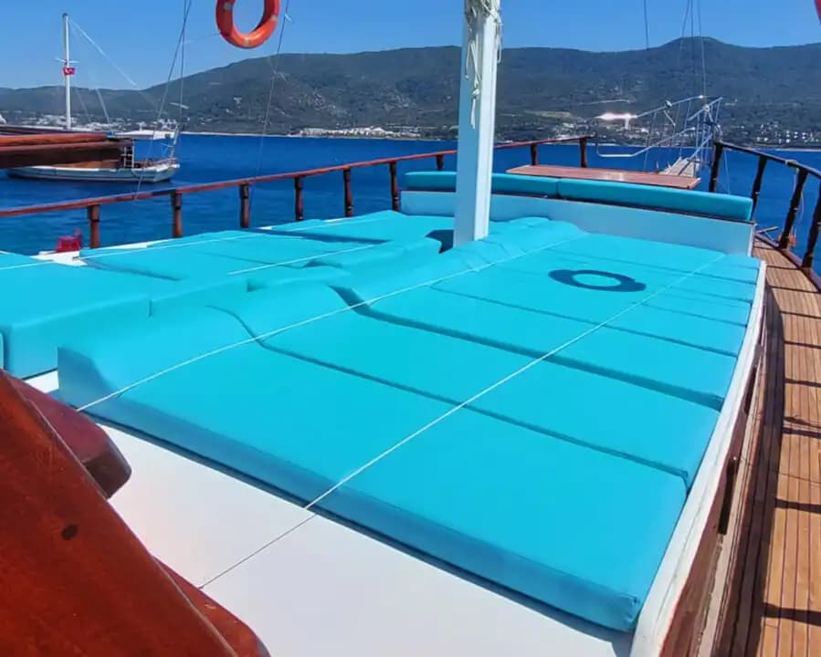 Expérience Yacht de Luxe Journalière sur un Bateau de 14 Mètres, 8 Personnes à Bodrum 3