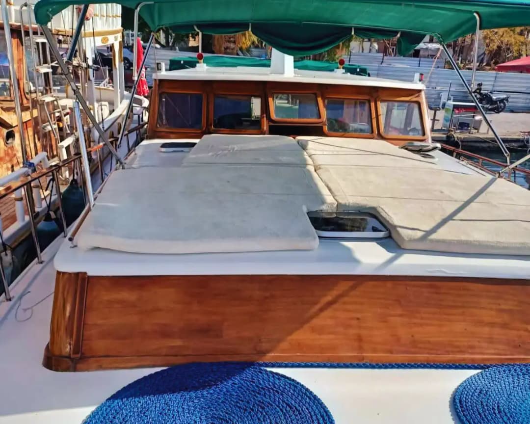 Bodrum’un göz alıcı koylarını keşfetmek için tasarlanmış 18 metrelik özel yapım tekne