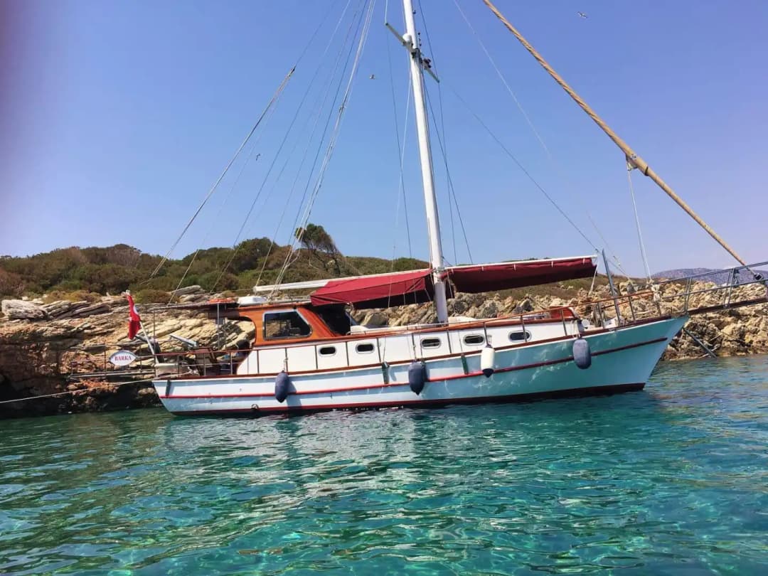 Bodrum'un Eşsiz Güzelliklerini Keşfetmek İçin Teknemiz Konfor ve Lüksü Bir Arada Sunuyor