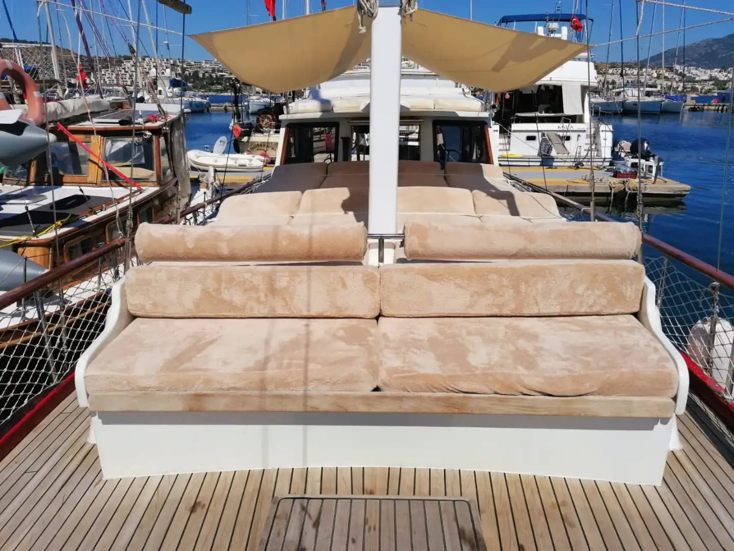 A Einzigartig Blaue Reise Erlebnis with a Maßgefertigte Boot in Bodrum – Up to 8 Gäste 5