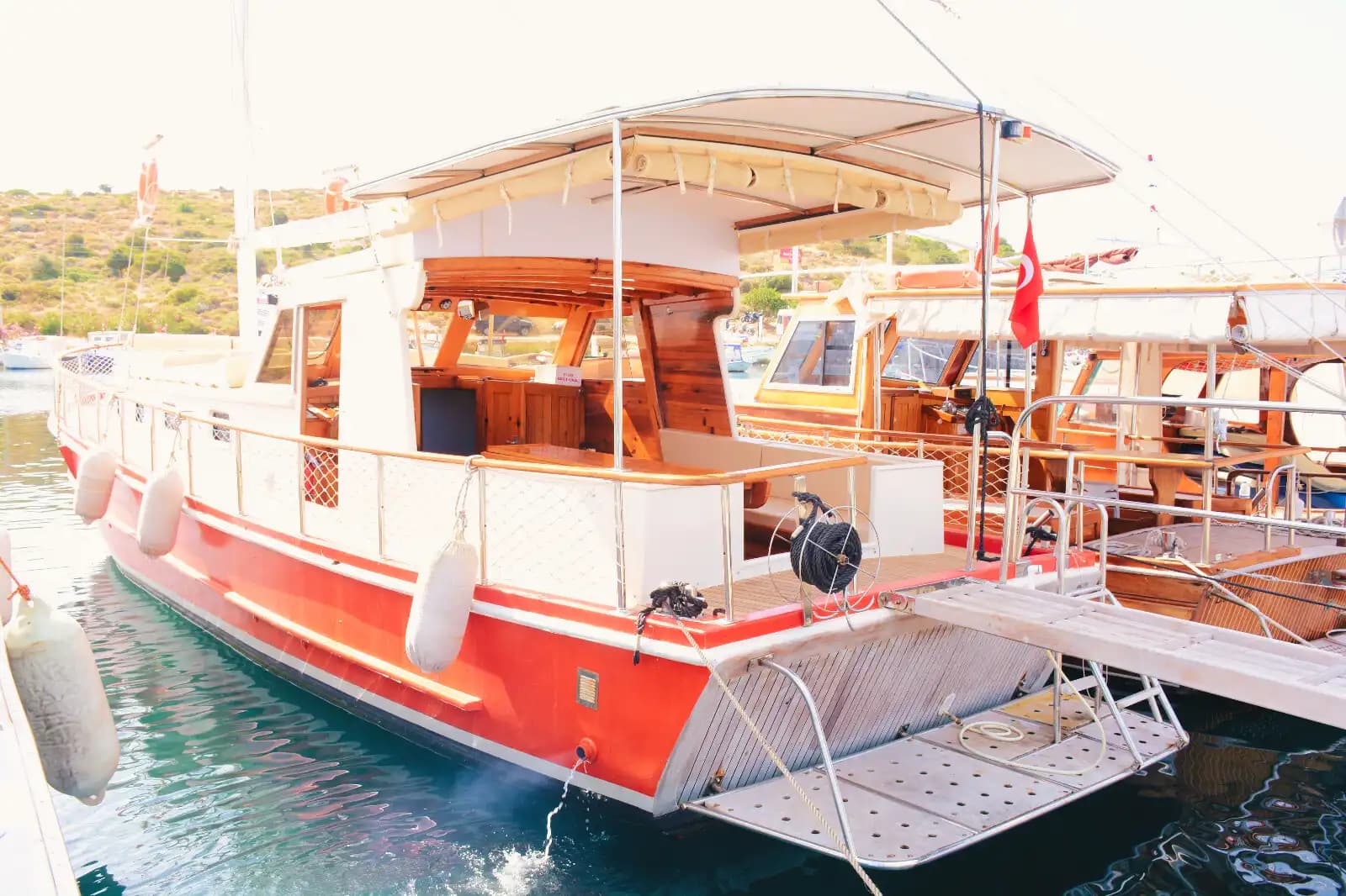 A Einzigartig Blaue Reise Erlebnis with a Maßgefertigte Boot in Bodrum – Up to 8 Gäste 11