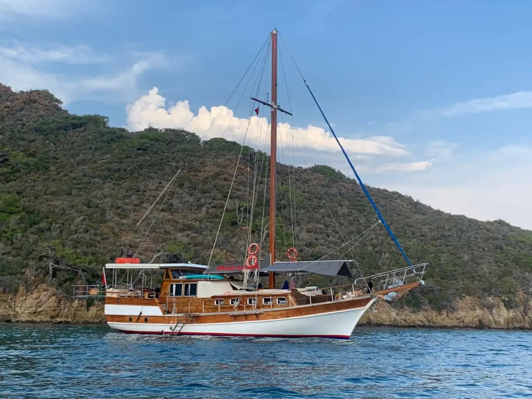 Gökova Körfezi'nin Saklı Koylarında, 4 Kabinli, 8 Kişilik Huzurlu Gulet
