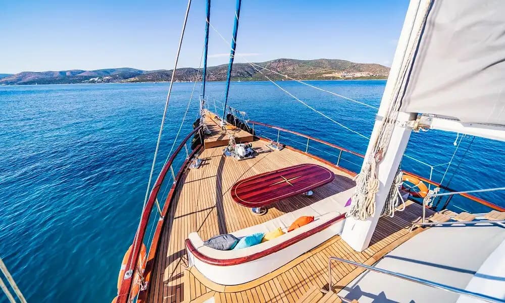 Bodrum’da Ege'nin Turkuaz Denizinde 24 Metrelik 12 Kişilik Lüks Gulet