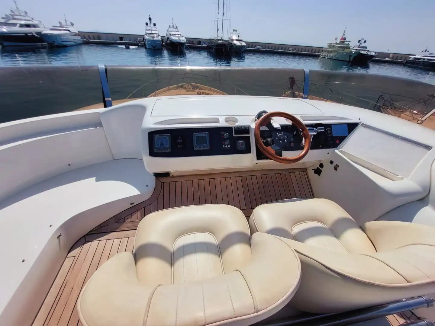 Elegante y Moderno Princess Yate a Motor para Special Events in Bodrum 16