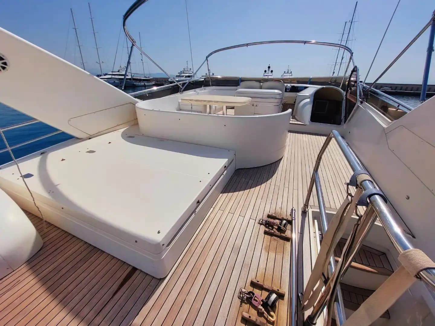 Elegante y Moderno Princess Yate a Motor para Special Events in Bodrum 9