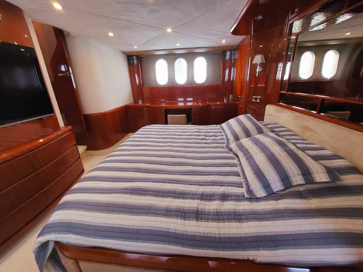 Elegante y Moderno Princess Yate a Motor para Special Events in Bodrum 21