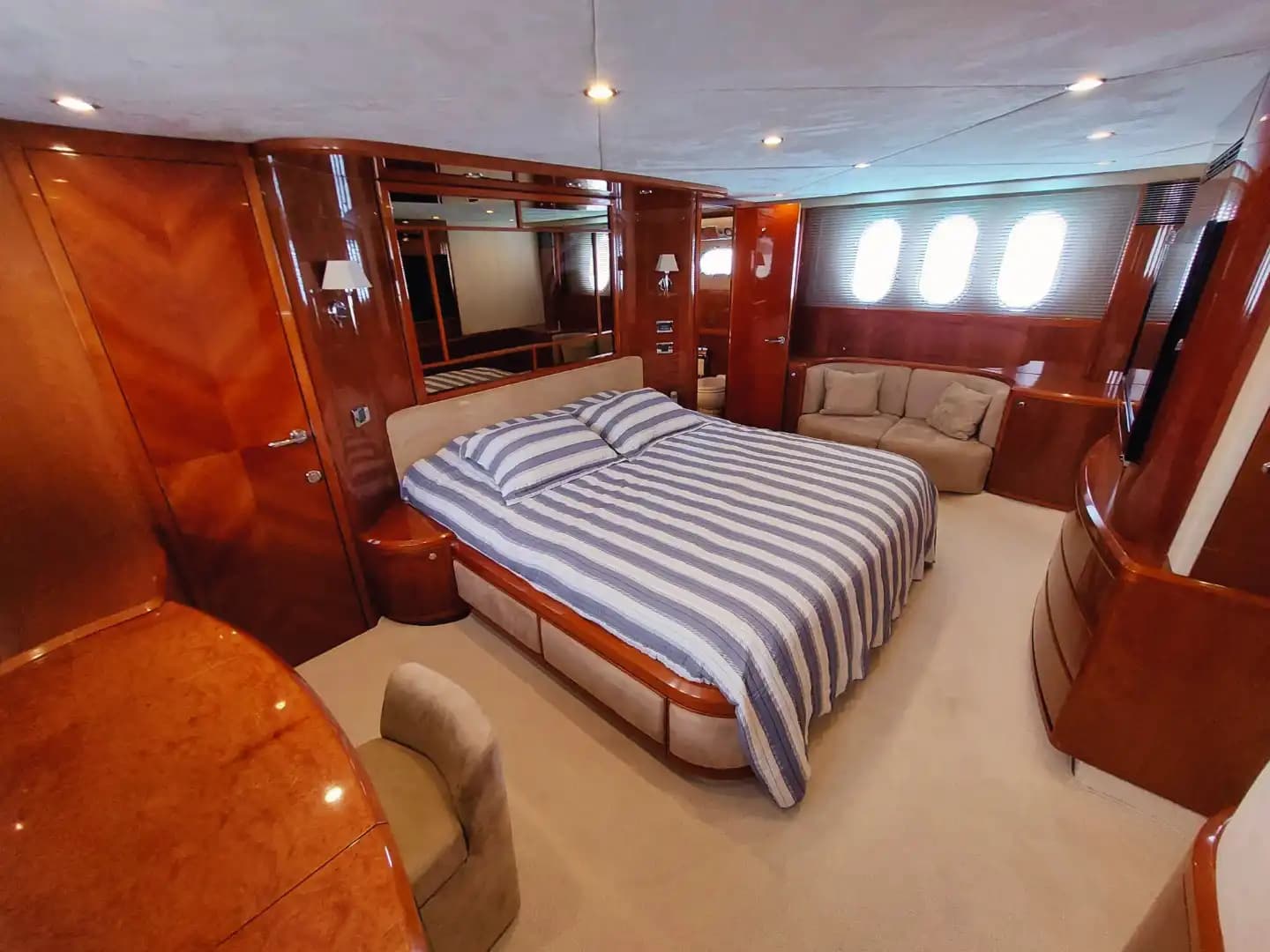Elegante y Moderno Princess Yate a Motor para Special Events in Bodrum 20