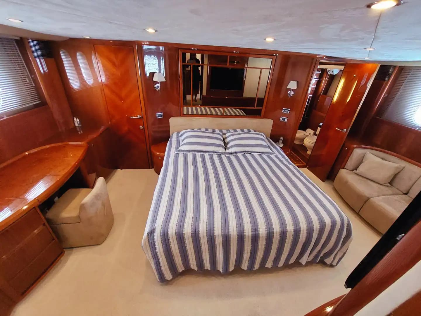Elegante y Moderno Princess Yate a Motor para Special Events in Bodrum 19