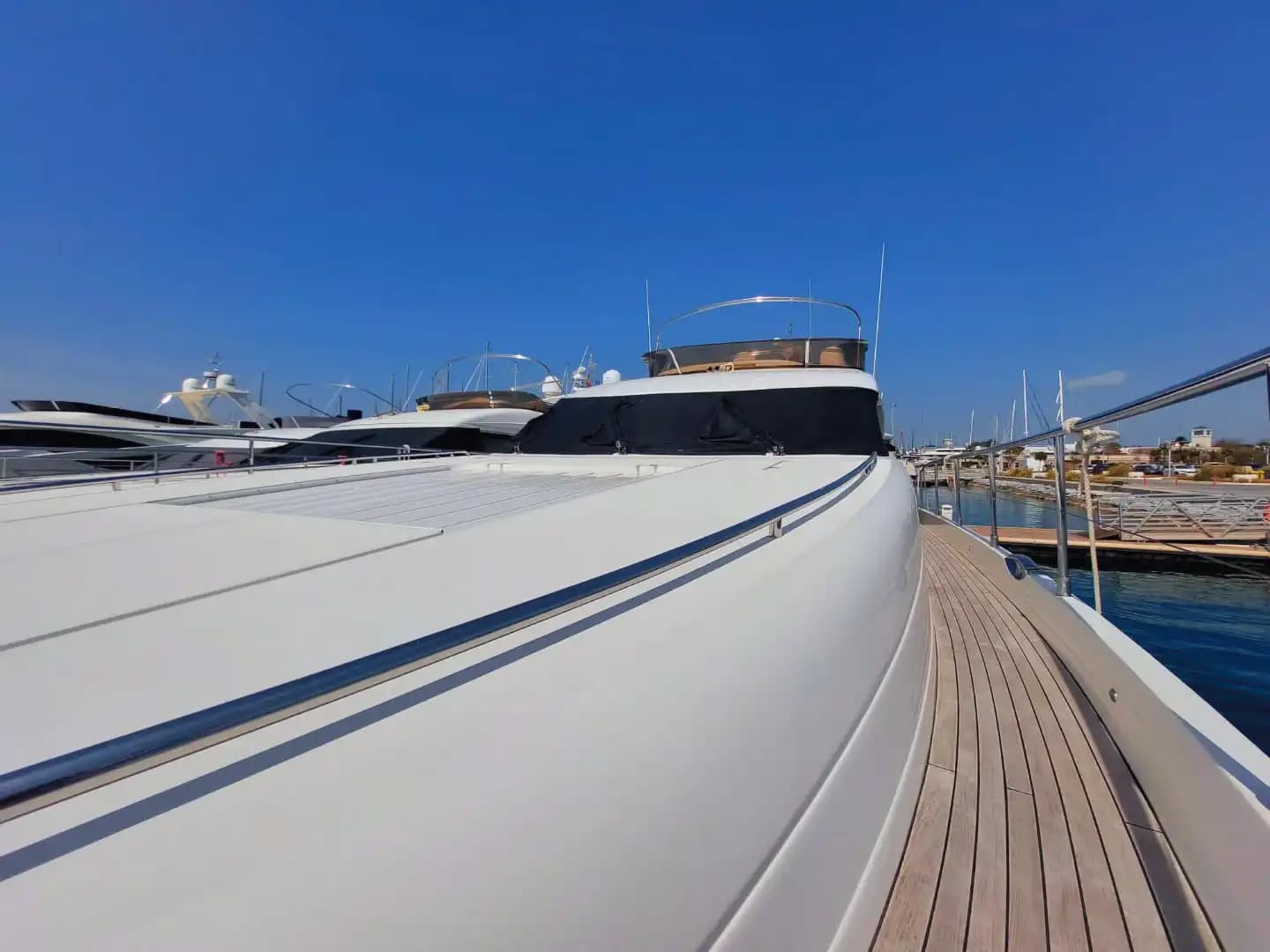 Elegante y Moderno Princess Yate a Motor para Special Events in Bodrum 7