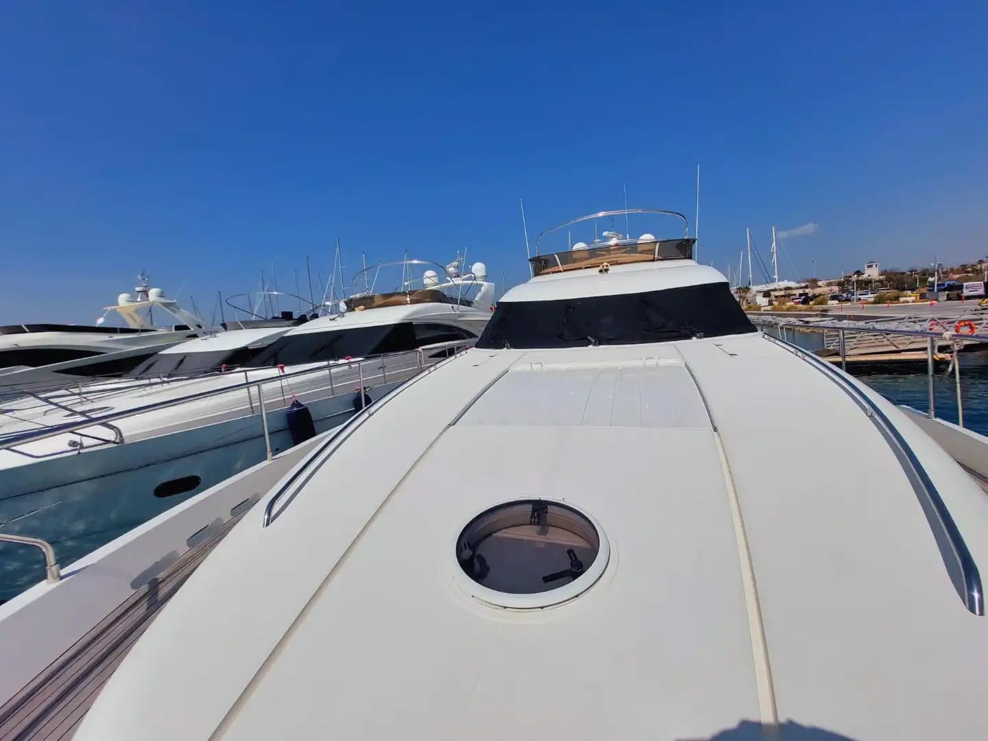 Elegante y Moderno Princess Yate a Motor para Special Events in Bodrum 8