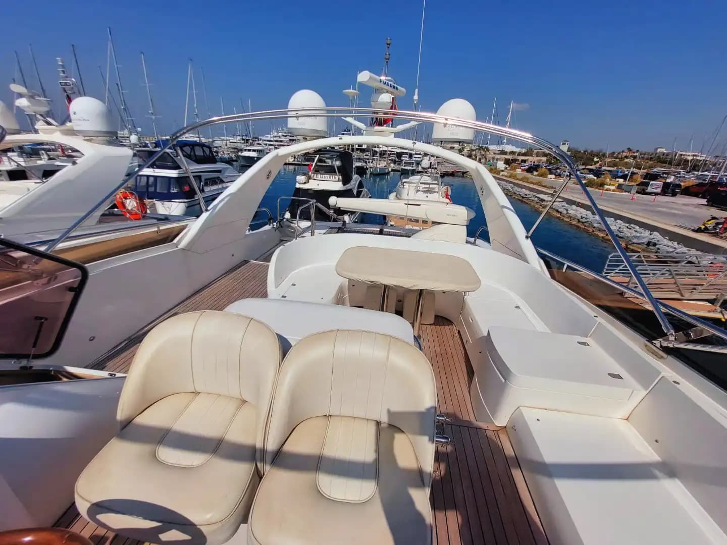 Elegante y Moderno Princess Yate a Motor para Special Events in Bodrum 11