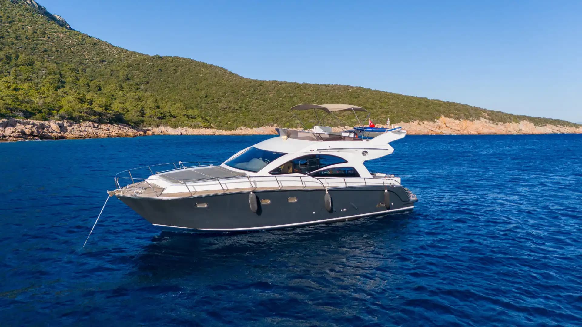 Luxury Comfort and an Unparalleled Voyage bleu Experience with a Princess Motoryacht in Bodrum - Fête sur le bateau