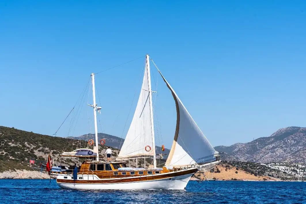 Lujo y Confort en Bodrum: Gulet 5 Cabinas 10 Personas - Fiesta en el Barco