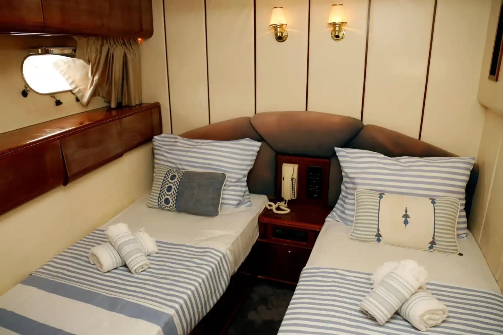 Feel the Luxus of Bodrum's Gewässer Aboard a Princess 72 Motoryacht 21