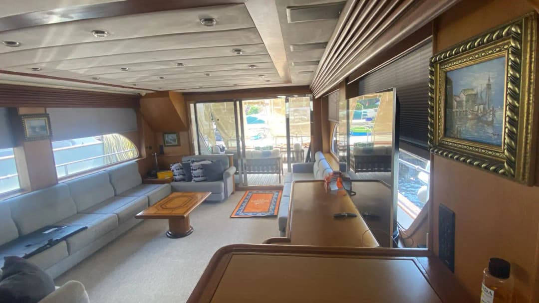 Bodrum'da Geniş Gruplara Uygun, 27 Metre, 3 Kabinli Şık Motoryat