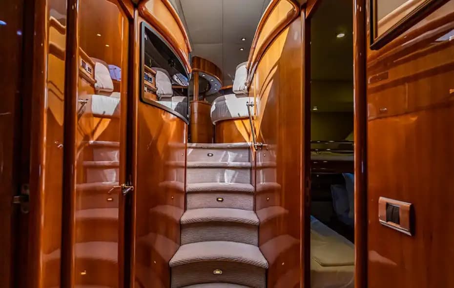 Определение роскоши в Бодруме: Незабываемый круиз на яхте Sunseeker Manhattan 75 длиной 25 метров 4