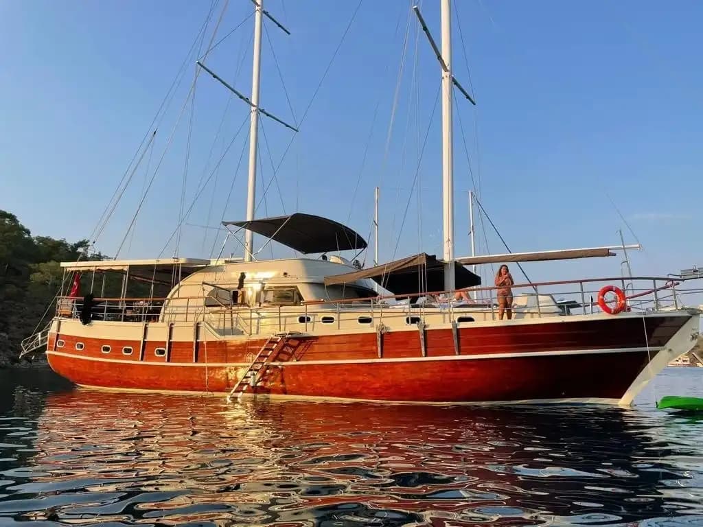 Luxury Voyage bleu for 12 Guests Aboard a 5-cabines Gulet in Bozburun’s Eaux magnifiques - Demande en mariage sur un yacht