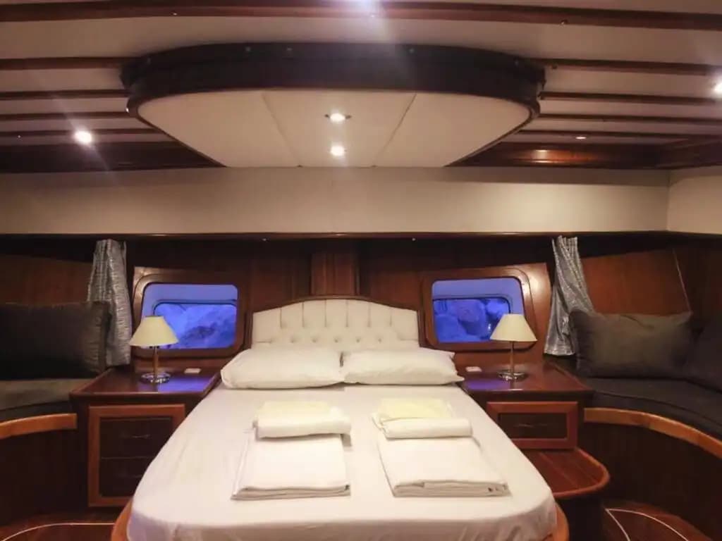 Luxury 5-cabines Gulet Holiday in the Tranquil Waters of Marmaris Bozburun 7