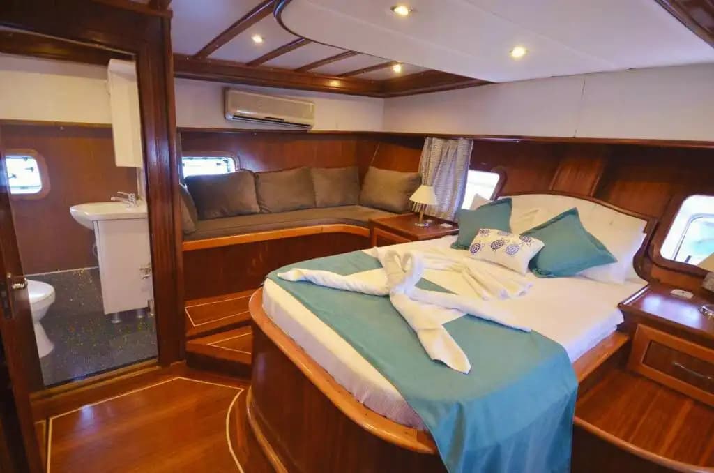 Luxury 5-cabines Gulet Holiday in the Tranquil Waters of Marmaris Bozburun 6