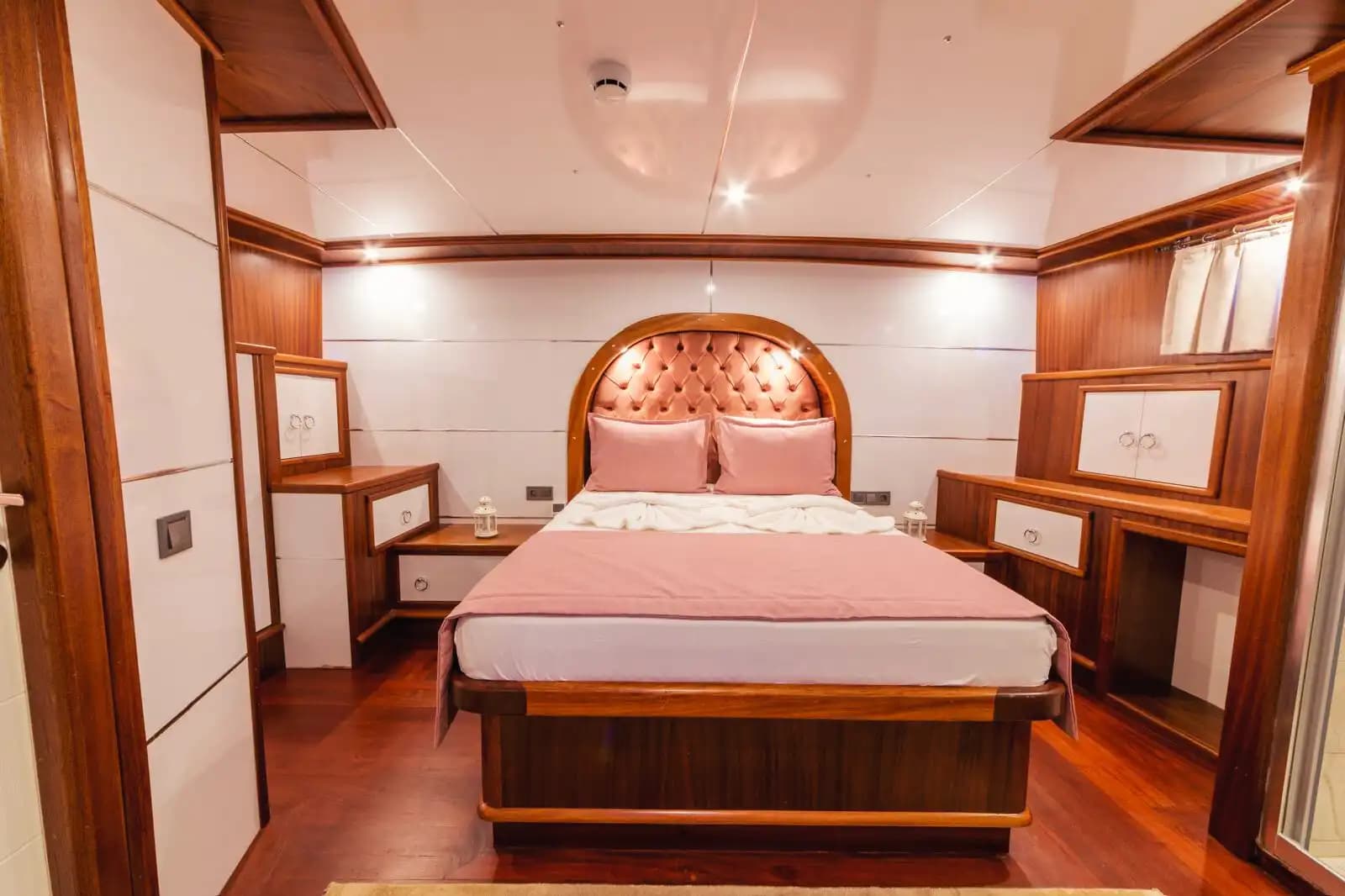 Unforgettable 12-Person Getaway Aboard a 6-cabines Gulet in Marmaris Bozburun 12