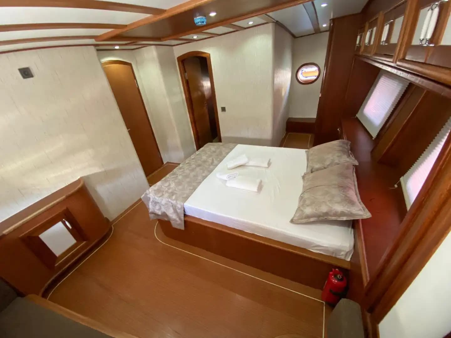 Luxury Voyage bleu for 12 Guests Aboard a 5-cabines Gulet in Bozburun’s Eaux magnifiques 25