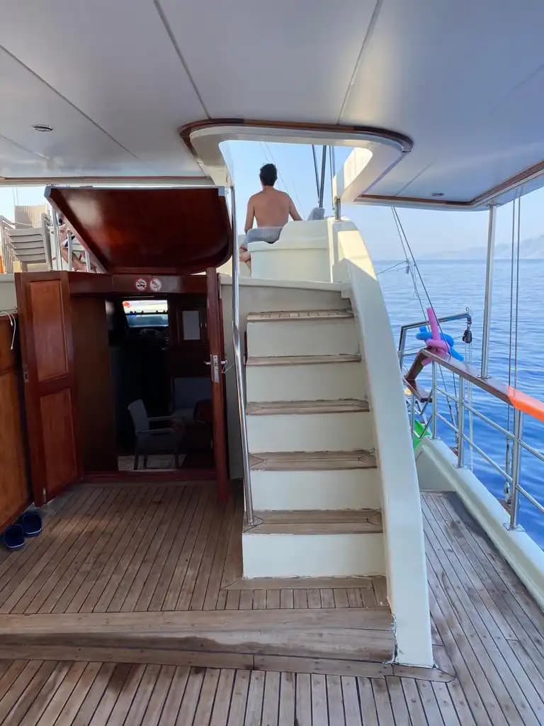 Luxury Voyage bleu for 12 Guests Aboard a 5-cabines Gulet in Bozburun’s Eaux magnifiques 12
