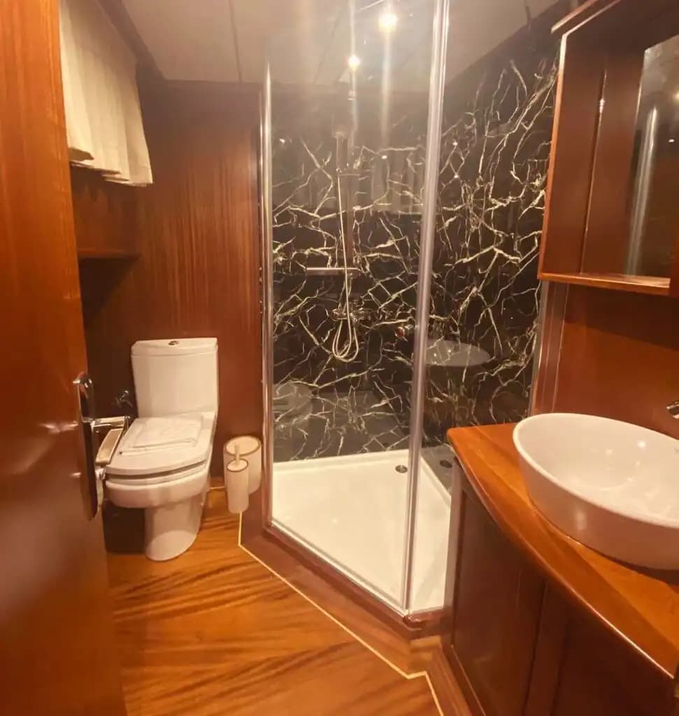 Gulet au Départ de Marmaris Bozburun avec 5 Cabines : Croisière Bleue de Luxe pour 10 Personnes 7