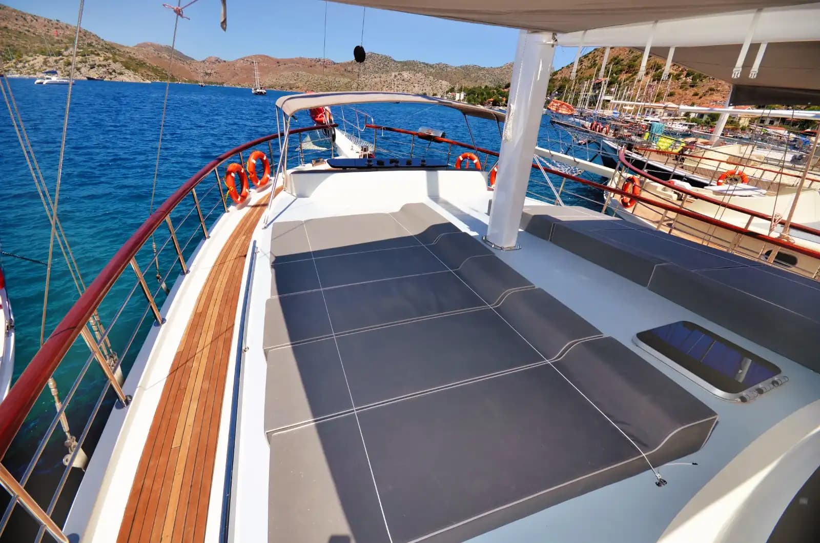 24-Meter, 6-cabines Gulet for 12 Guests in Marmaris Bozburun 7