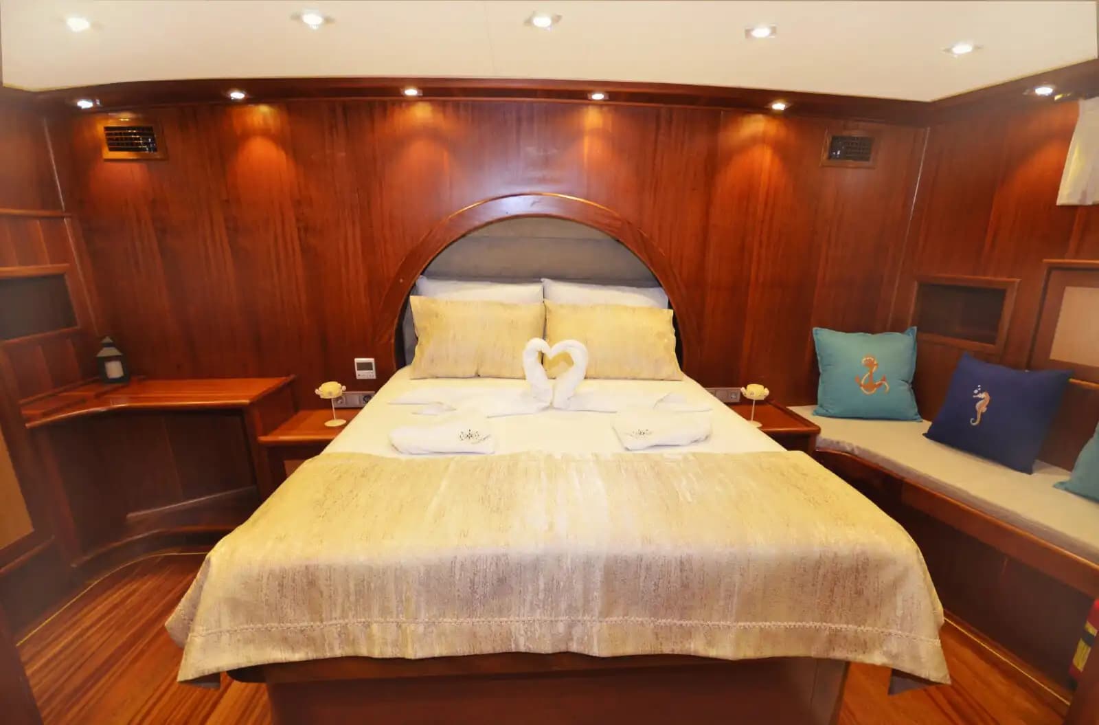 24-Meter, 6-cabines Gulet for 12 Guests in Marmaris Bozburun 4