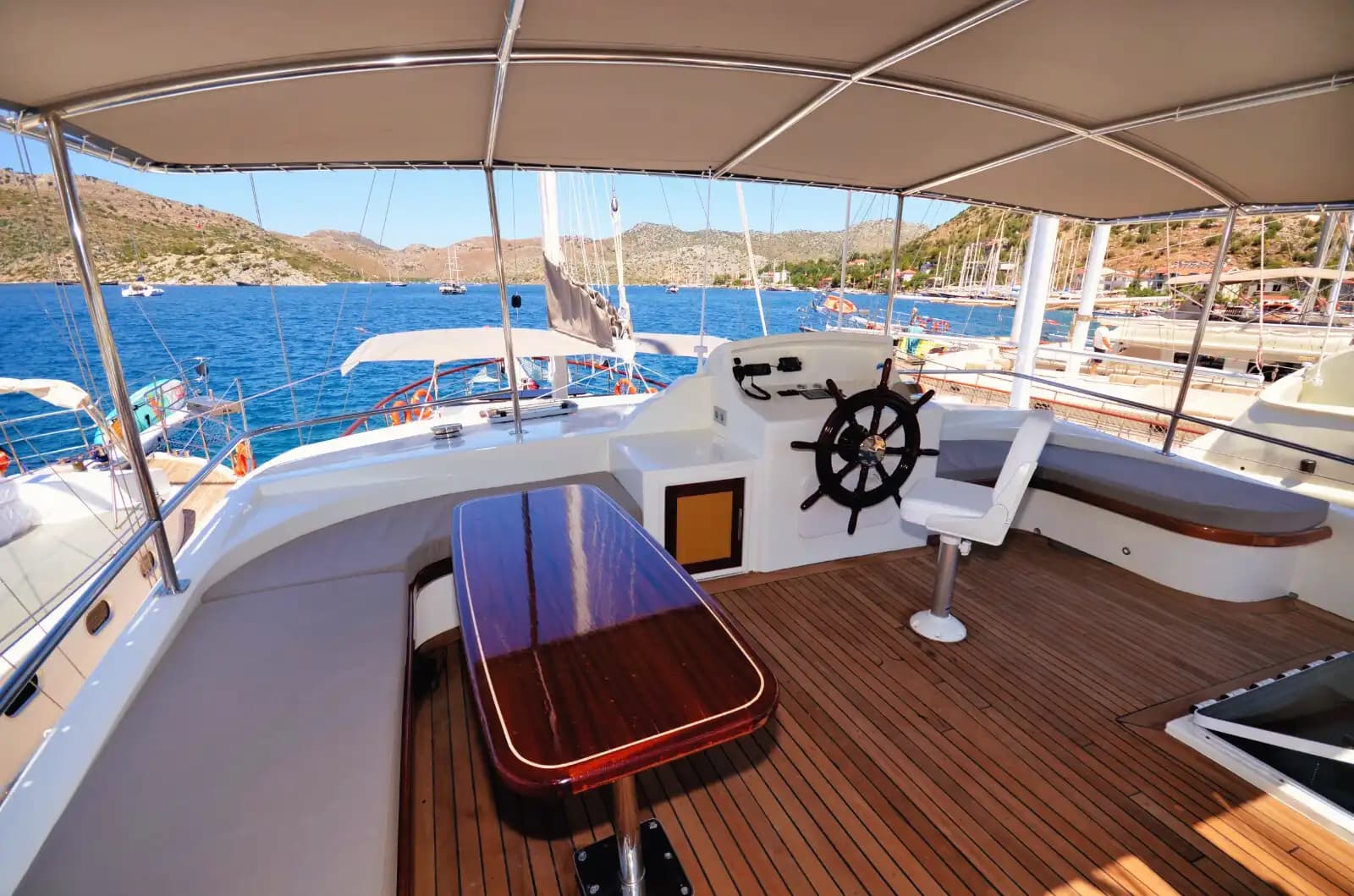 24-Meter, 6-cabines Gulet for 12 Guests in Marmaris Bozburun 8