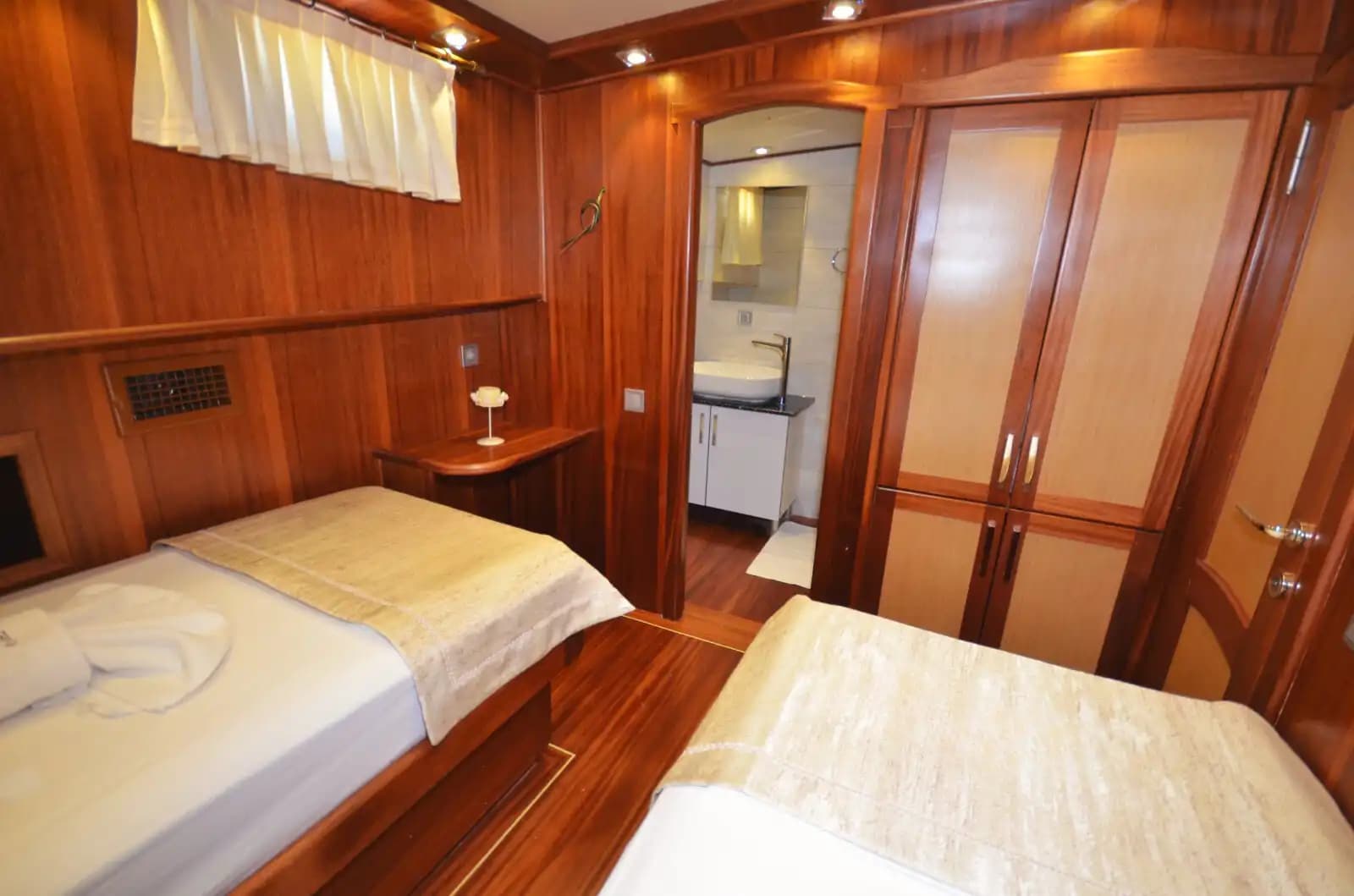 24-Meter, 6-cabines Gulet for 12 Guests in Marmaris Bozburun 6