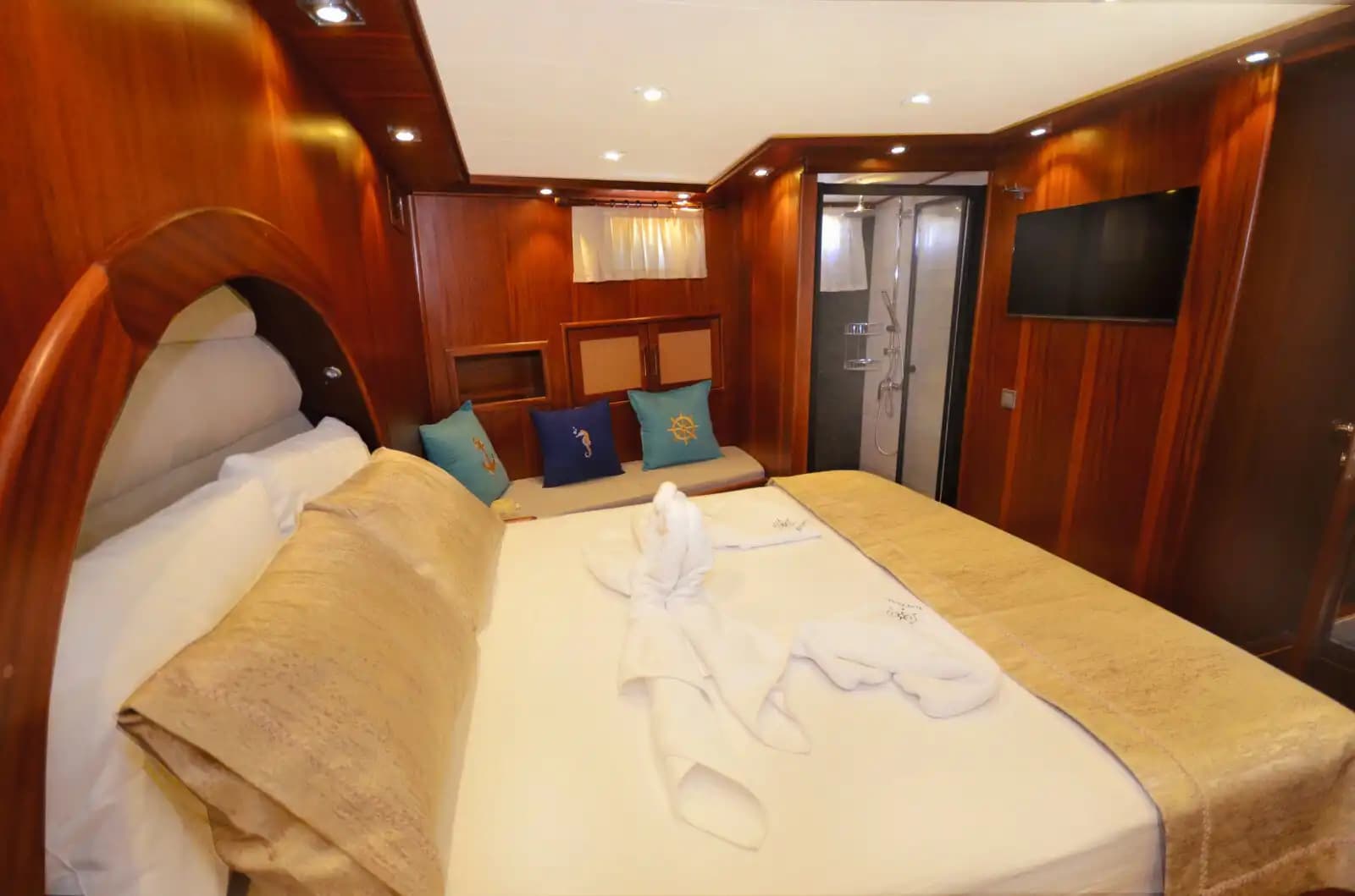 24-Meter, 6-cabines Gulet for 12 Guests in Marmaris Bozburun 5