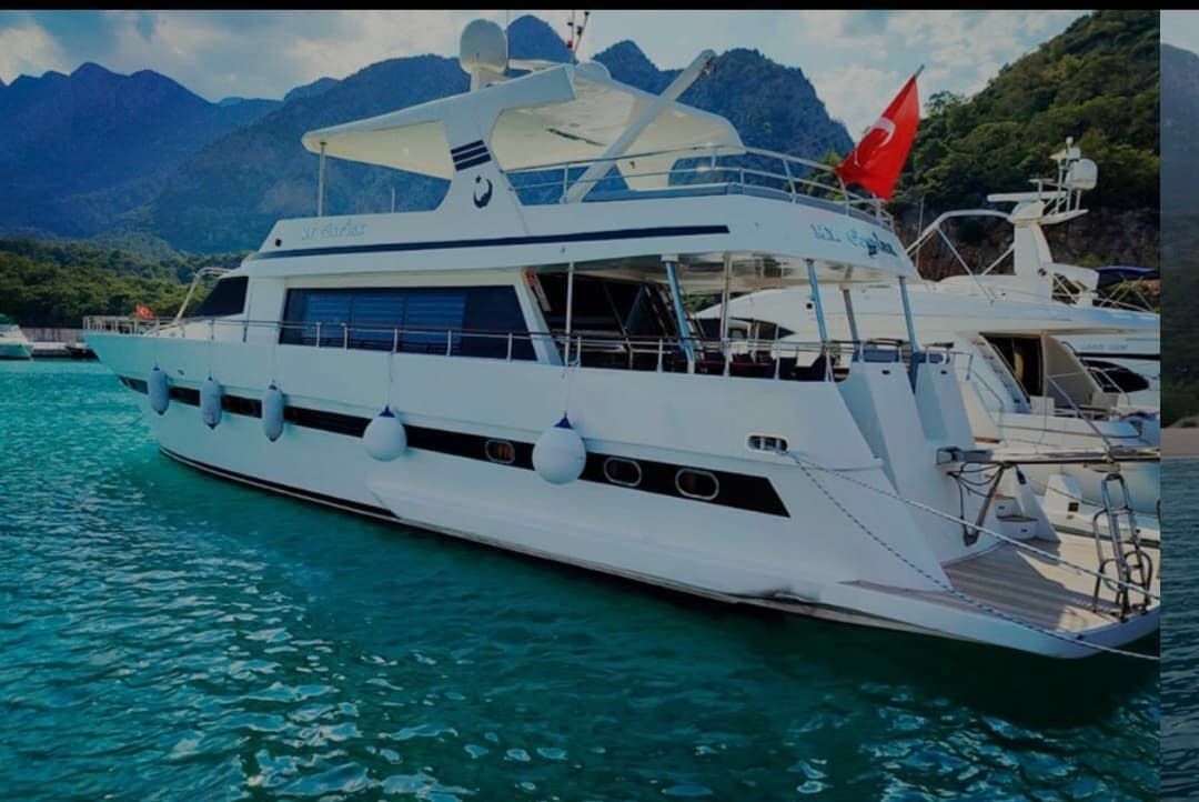 Antalya Merkezde 27 Metre Lüks Yat ile 35 Kişilik Muhteşem Turlar: Tam Gün, Beldibi, Düden Şelalesi, Gün Batımı, Evlilik Teklifi, Doğum Günü ve Bekarlığa Veda Paketleri