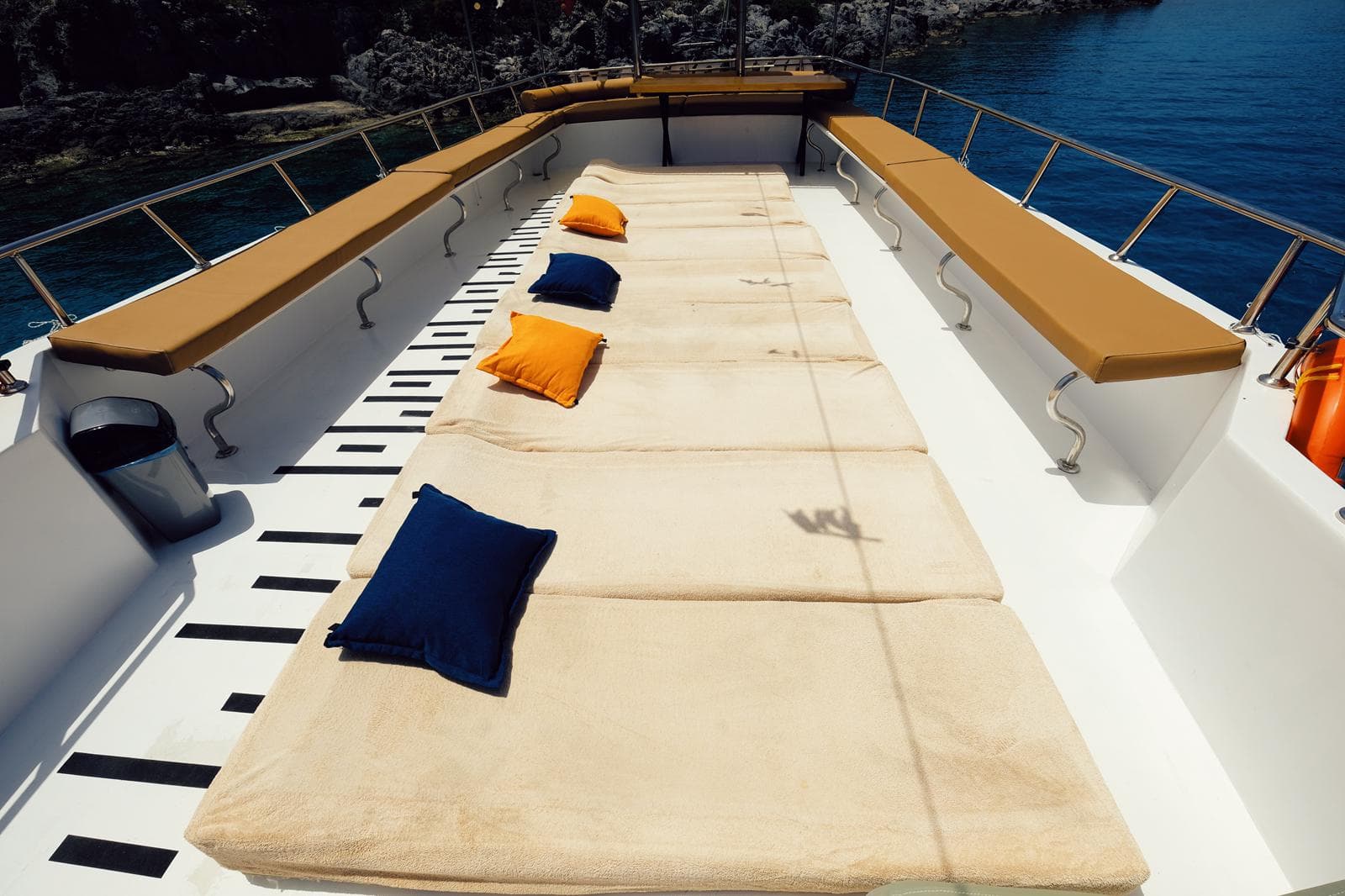 Luxe Privé Bootverhuur voor een Fun-Filled Day at Sea 26