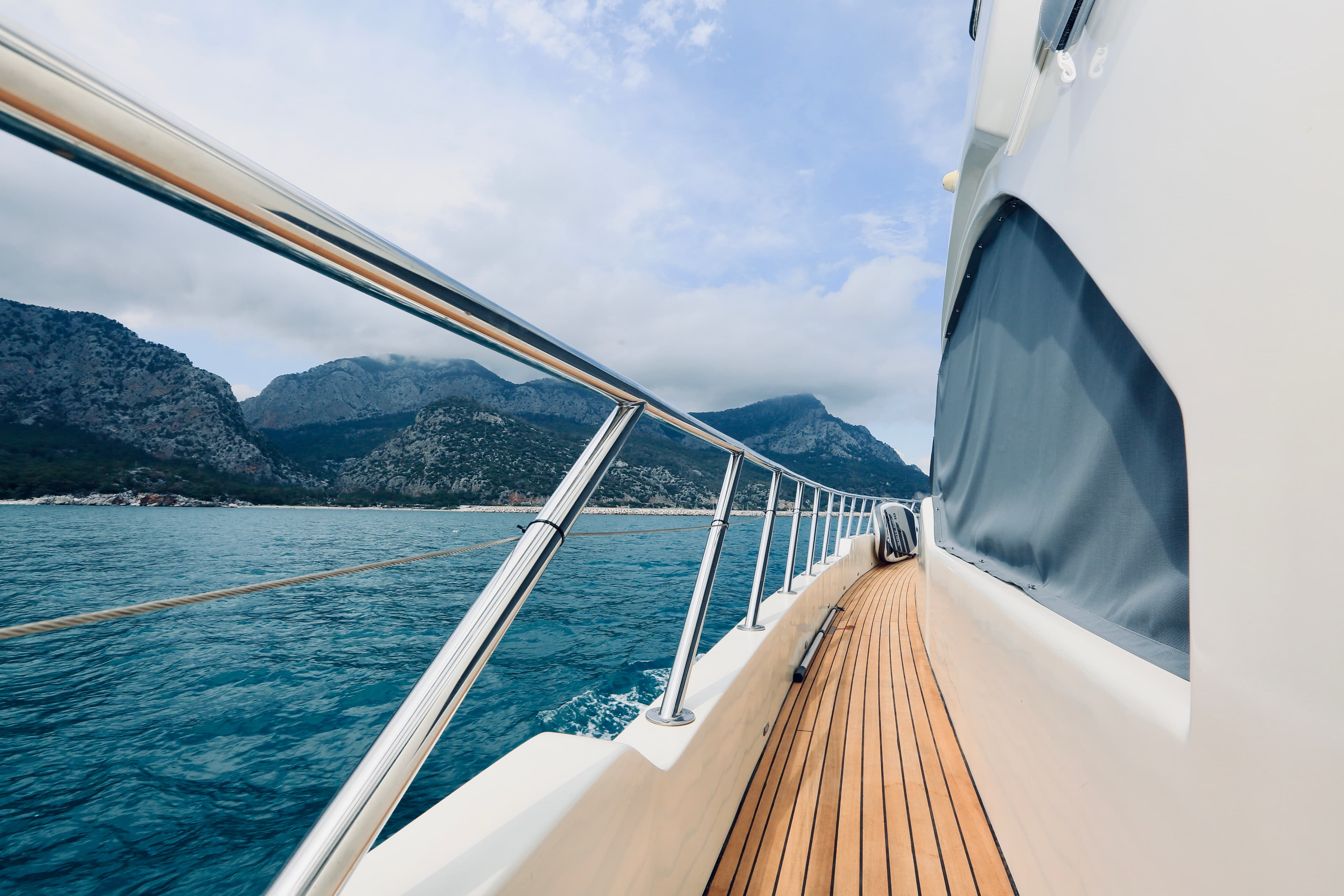 Antalya Zentrum: 18 Meter Luxus-Motoryacht für Ganztagescharter, Morgentour, Düden-Wasserfall, Sonnenuntergang & Besondere Feiern (Jahrestag, Geburtstag, Junggesellinnenabschied, Heiratsantrag) 7