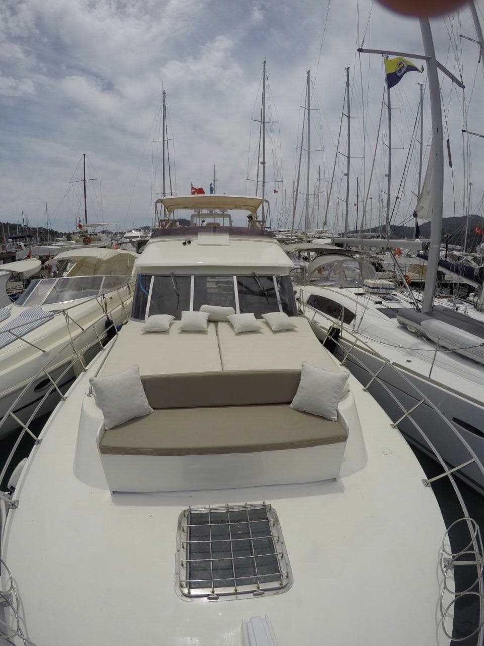 Location de Yacht à Moteur de Luxe 13m à Göcek (5 Personnes) | 2 Cabines, Couchers de Soleil Uniques, Croisière Bleue