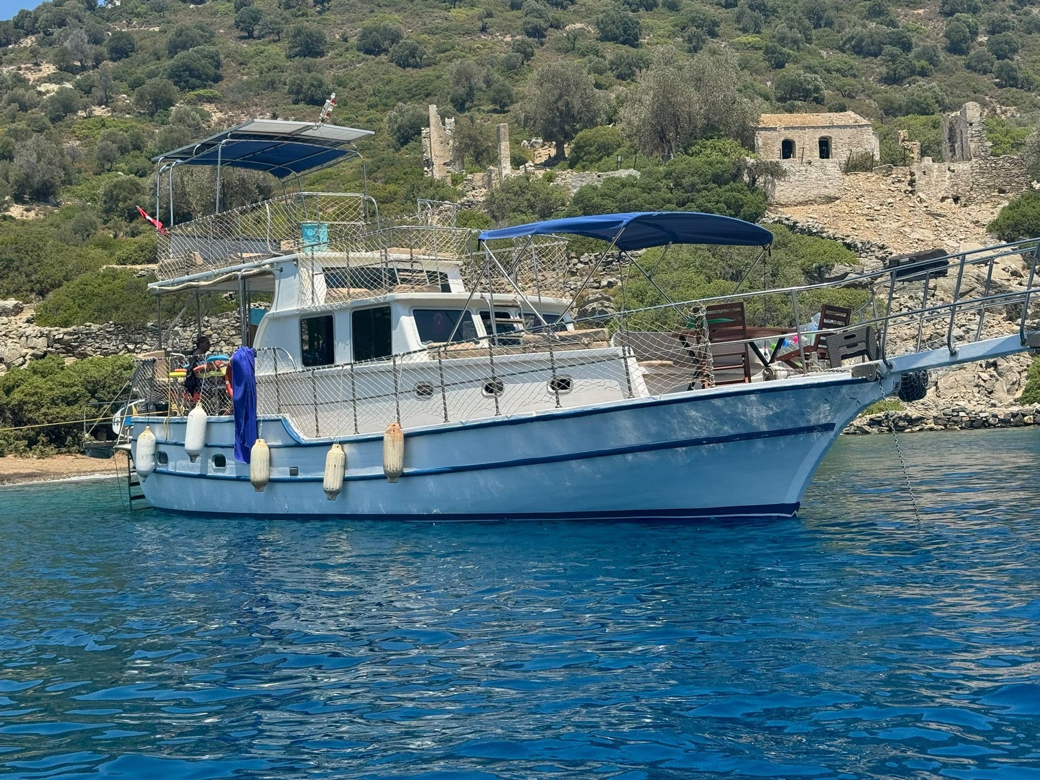 Marmaris'in 17 Metrelik Lüks Yatıyla 12 Kişilik Eşsiz Bir Deniz Tatili Deneyimi 2