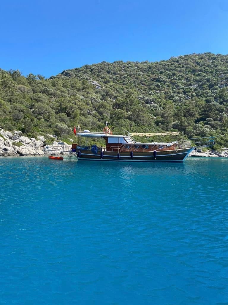 Descubre el Mediterráneo en Gulet 6 Cabinas / 12 Personas