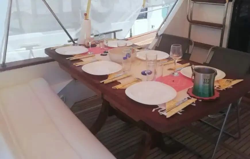 Çeşme'de Ultra Lüks Yat Kiralama 8 Kişiye Kadar 10