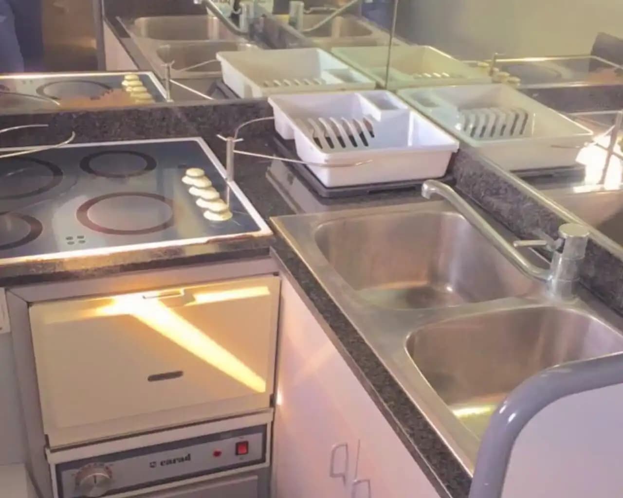 Mochi Marka Ultra Lüks Yat ile Çeşme’nin Eşsiz Sularında VIP Gezi 9
