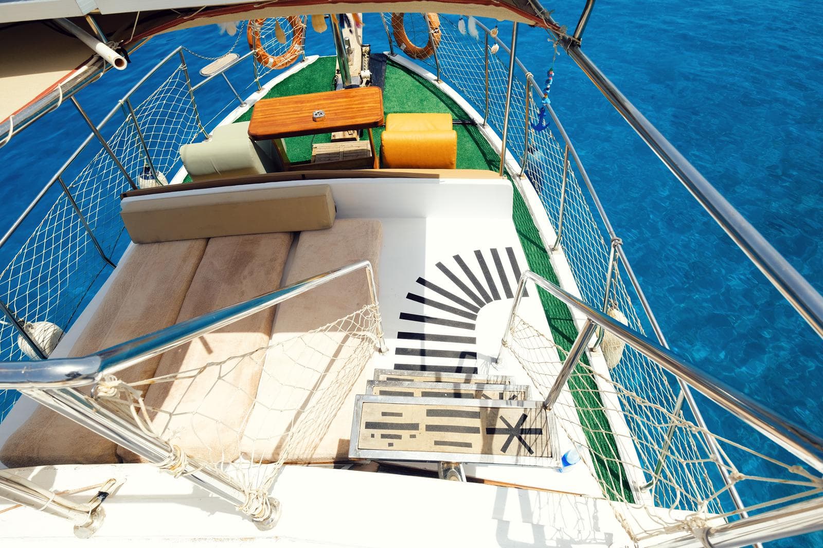 Luxe Privé Bootverhuur voor een Fun-Filled Day at Sea 10