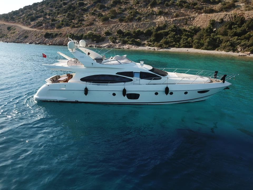 Bodrum: Luxus-Motoryacht (22m) für 8 Gäste, einzigartiges Übernachtungserlebnis auf See
