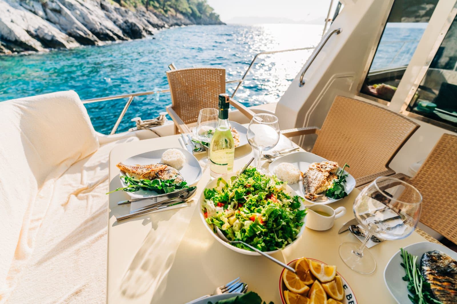Luxus-Motoryacht Calypso in Fethiye für 12 Personen 13